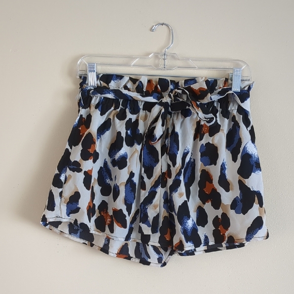 SHEIN Pants - Medium Shein 6 Pull On Multicolor Shorts With Removable Waist Tie